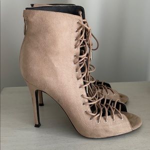 Kendall and Kylie Lace Up Sandals/ankle booties